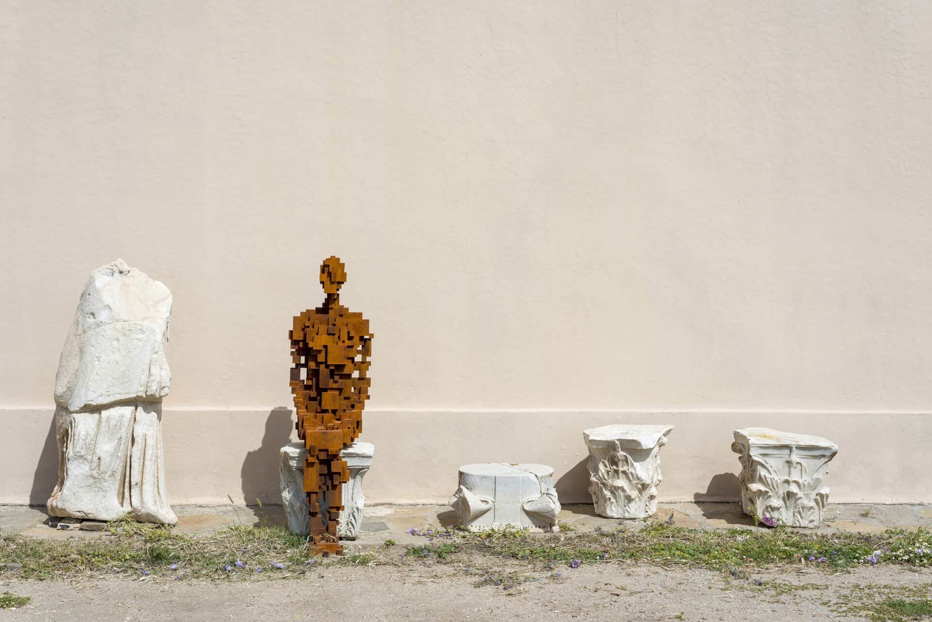 Antony Gormley
RULE, 2018
Cast iron
149 x 45.5 x 75 cm
Installation view, Delos, Greece
Photograph by Oak Taylor Smith
Courtesy NEON Foundation; Ephorate of Antiquities of Cyclades
© the artist