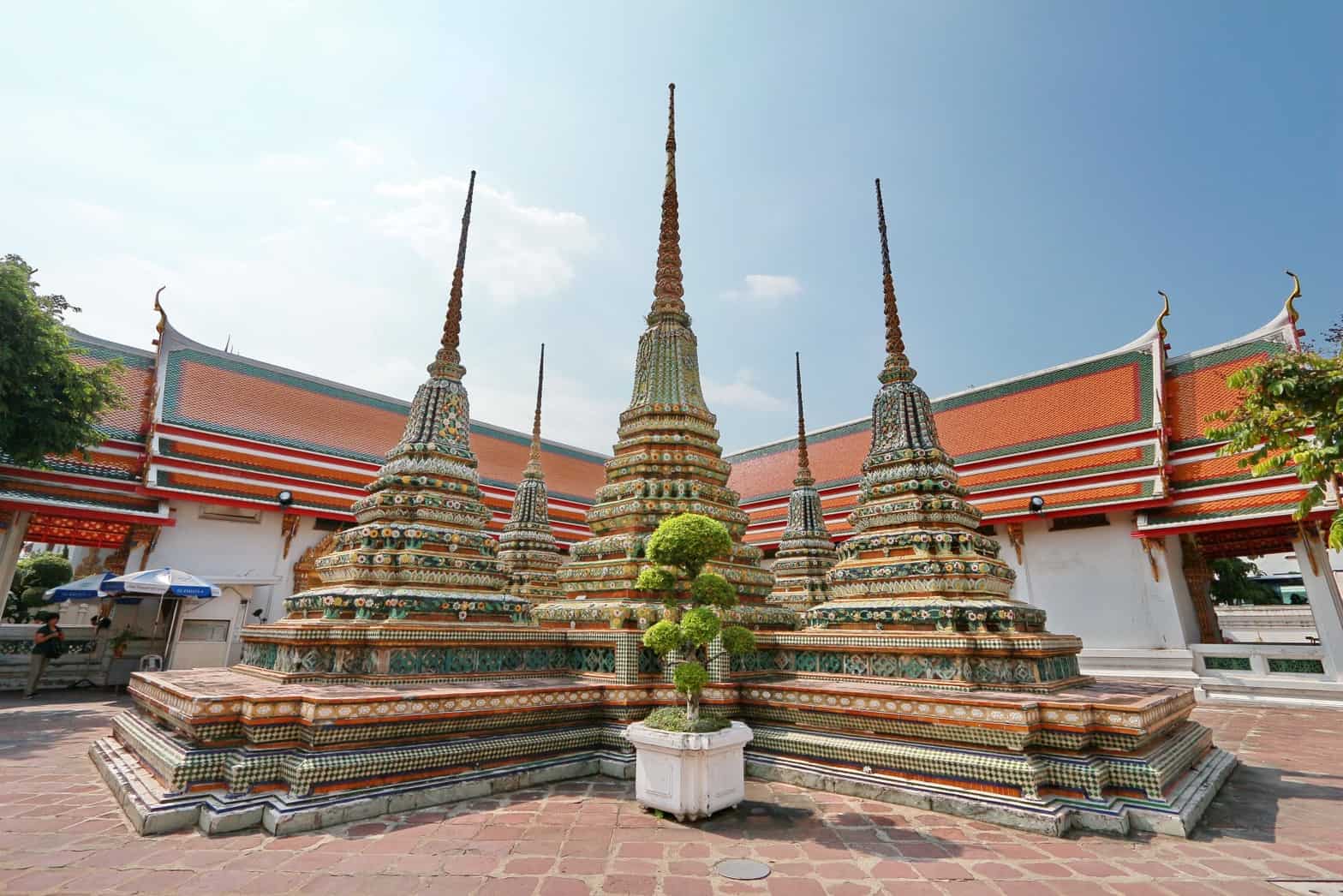 02-Wat-Phra-Chetuphon-Wimon-Mangkhalaram-Rajwaramahawihan-Temple-of-the-Reclining-Buddha-or-Wat-Pho
