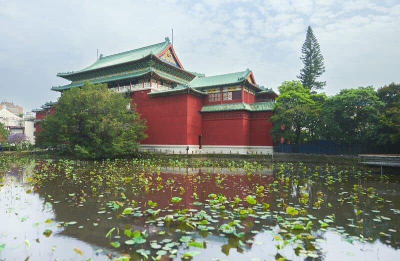 國立歷史博物館緊鄰台北植物園