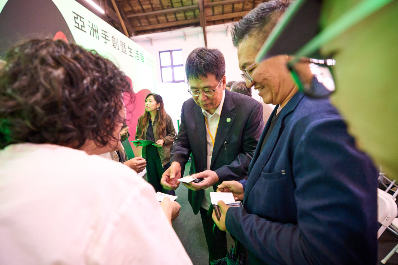 251113-POPUPASIAD1-0706