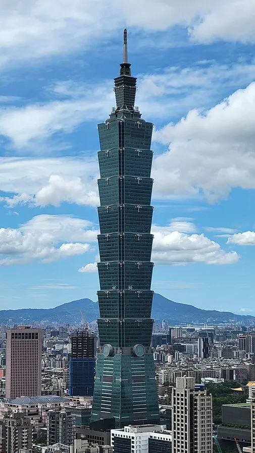 Taipei_101_from_Xiangshan_20240729webp